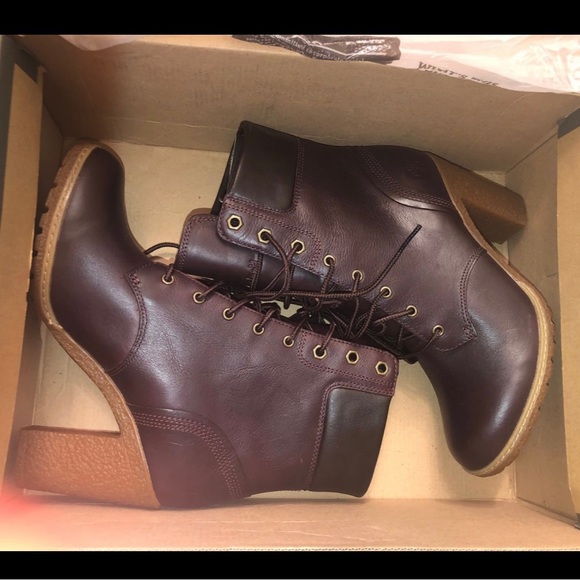 Woman’s timberlands size 7 - Picture 5 of 7